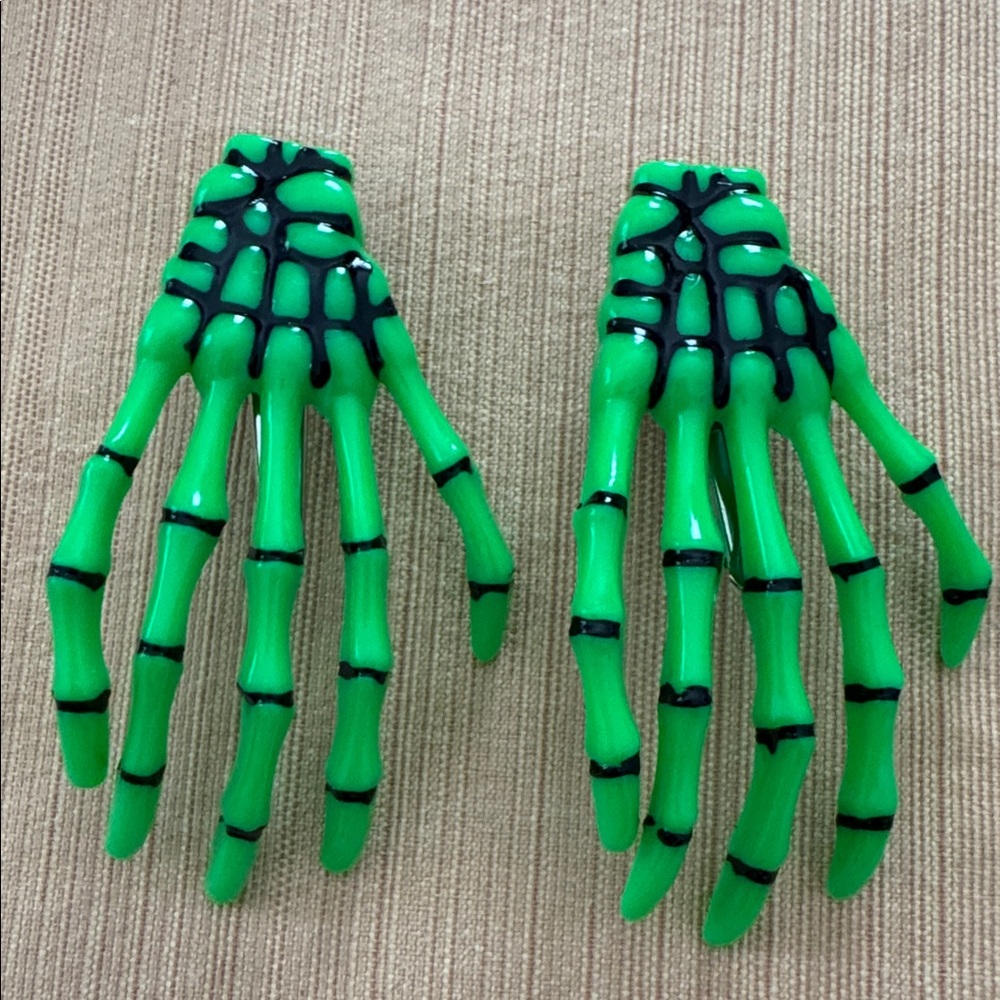 Green skeleton hand bones pair of hair pins clips women or girls Halloween new